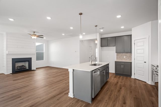 7092 Sutton Drive, White House, TN 37188