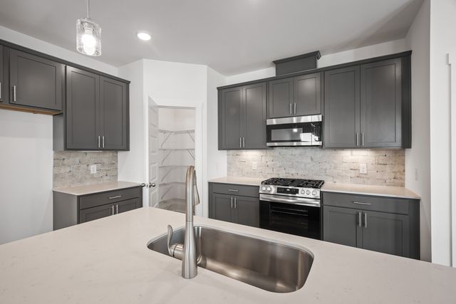 7092 Sutton Drive, White House, TN 37188