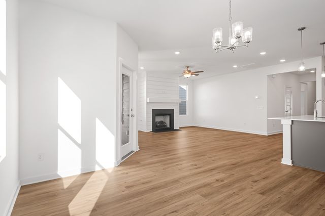 7092 Sutton Drive, White House, TN 37188