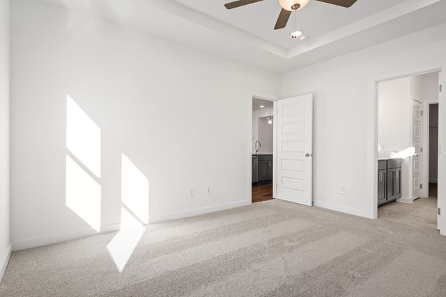 7092 Sutton Drive, White House, TN 37188