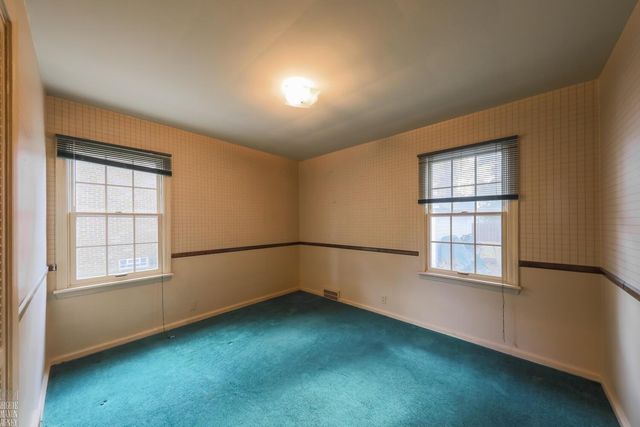 1341 Hawthorne Road, Grosse Pointe Woods, MI 48236