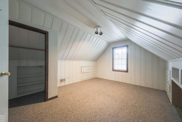 1341 Hawthorne Road, Grosse Pointe Woods, MI 48236