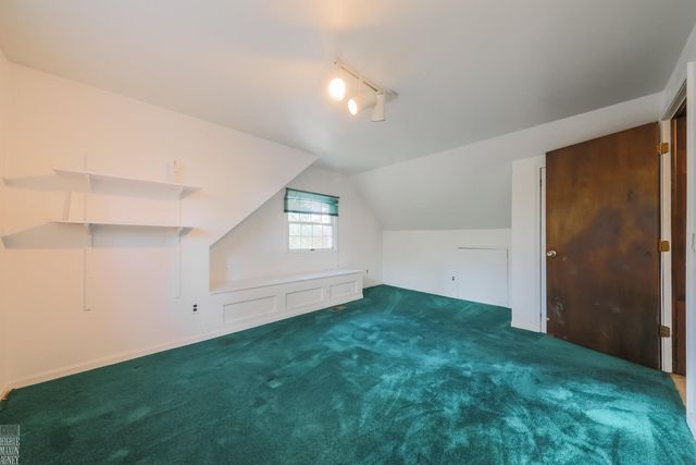 1341 Hawthorne Road, Grosse Pointe Woods, MI 48236