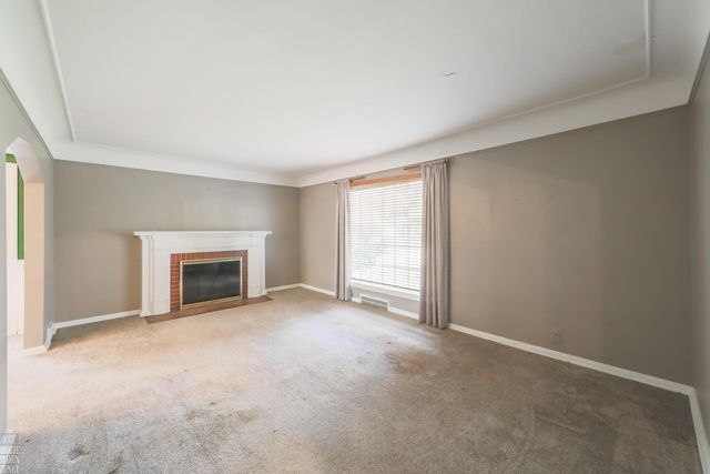 1341 Hawthorne Road, Grosse Pointe Woods, MI 48236