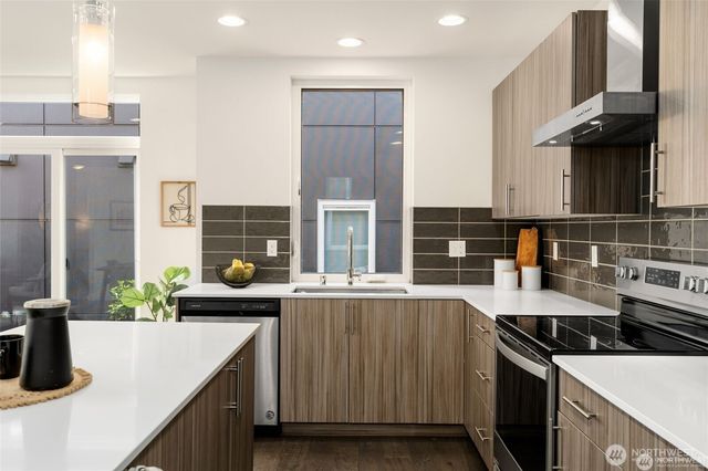 6018 S 127th Lane, Seattle, WA 98178