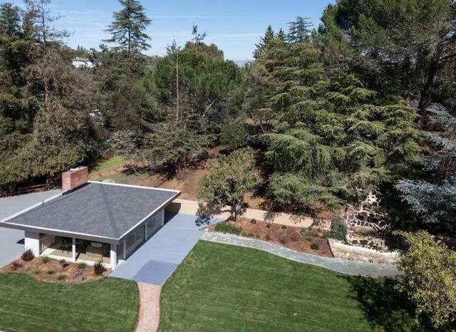 26201 Dori Lane, Los Altos Hills, CA 94022