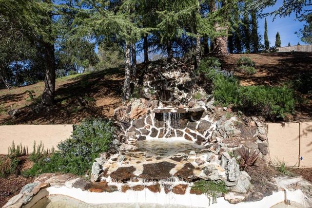 26201 Dori Lane, Los Altos Hills, CA 94022