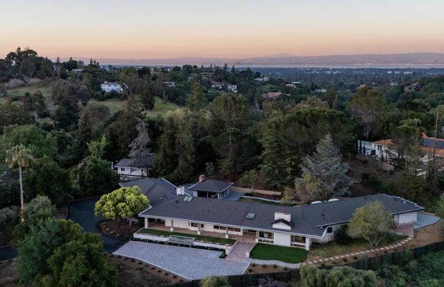 26201 Dori Lane, Los Altos Hills, CA 94022