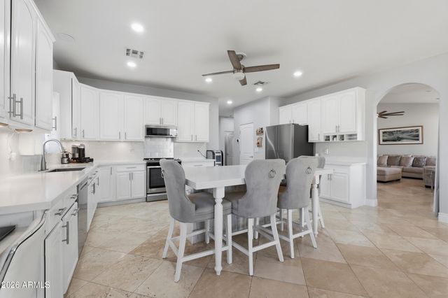 1106 E CIRCLE MOUNTAIN Road, New River, AZ 85087