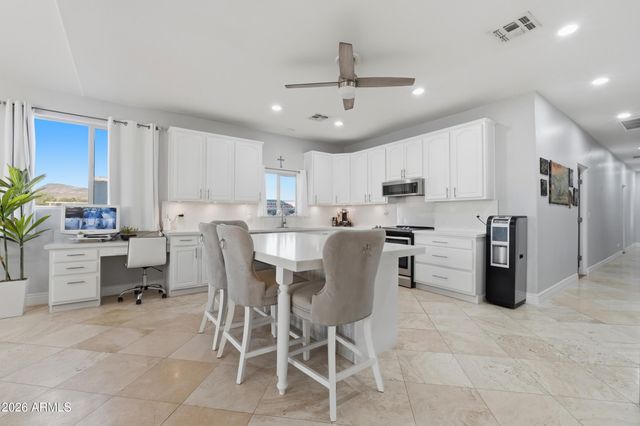 1106 E CIRCLE MOUNTAIN Road, New River, AZ 85087