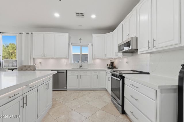1106 E CIRCLE MOUNTAIN Road, New River, AZ 85087