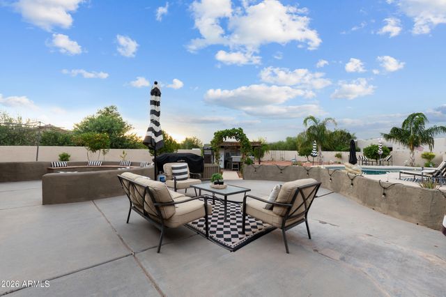 1106 E CIRCLE MOUNTAIN Road, New River, AZ 85087