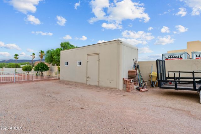1106 E CIRCLE MOUNTAIN Road, New River, AZ 85087