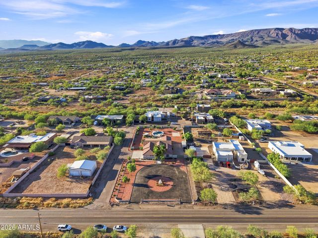 1106 E CIRCLE MOUNTAIN Road, New River, AZ 85087