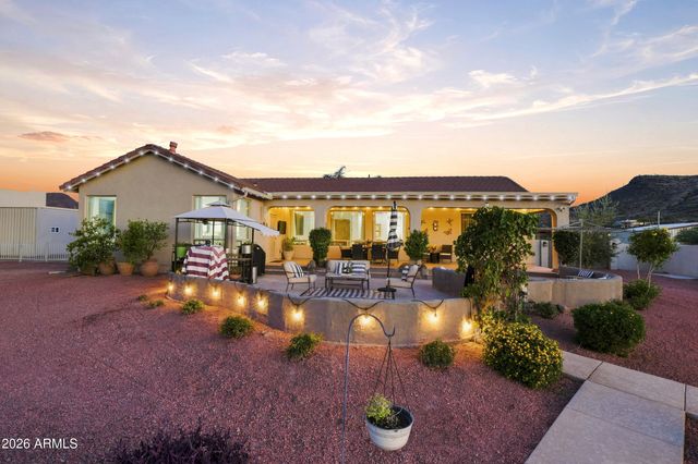 1106 E CIRCLE MOUNTAIN Road, New River, AZ 85087