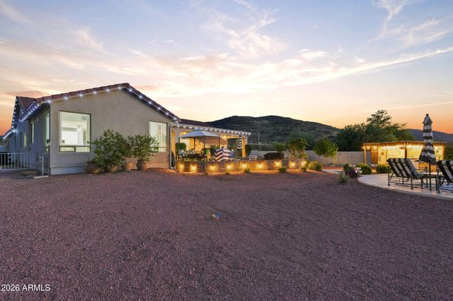 1106 E CIRCLE MOUNTAIN Road, New River, AZ 85087