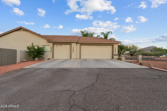 1106 E CIRCLE MOUNTAIN Road, New River, AZ 85087