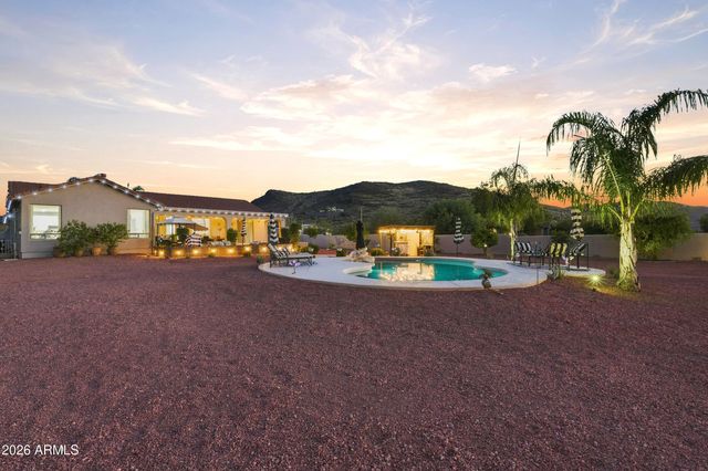 1106 E CIRCLE MOUNTAIN Road, New River, AZ 85087