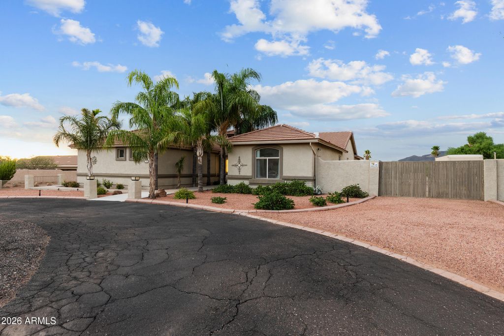 1106 E CIRCLE MOUNTAIN Road, New River, AZ 85087 — photo 4
