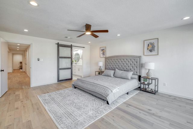 313 Lucy LN, Horseshoe Bay, TX 78657