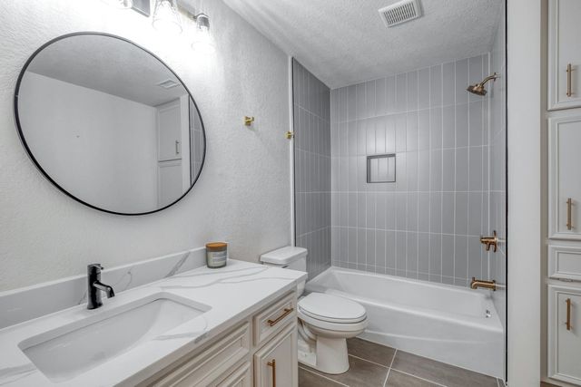 313 Lucy LN, Horseshoe Bay, TX 78657