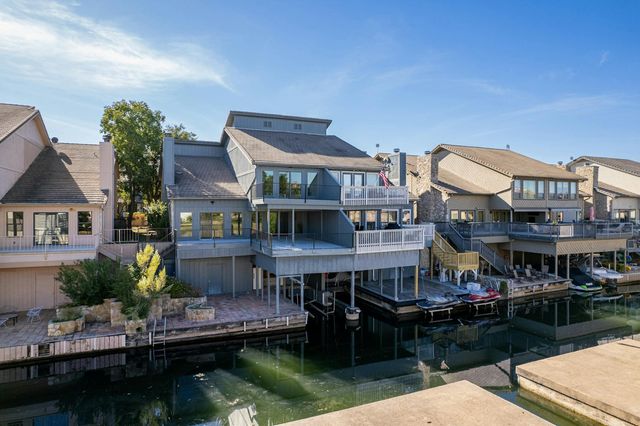 313 Lucy LN, Horseshoe Bay, TX 78657