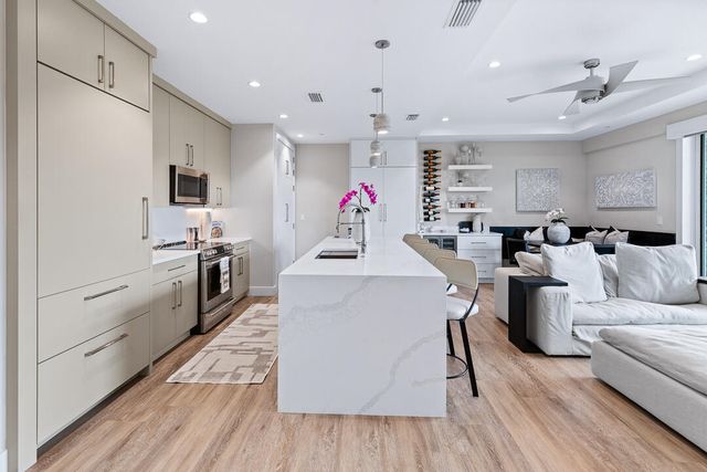 41 SW Seminole Street 307, Stuart, FL 34994