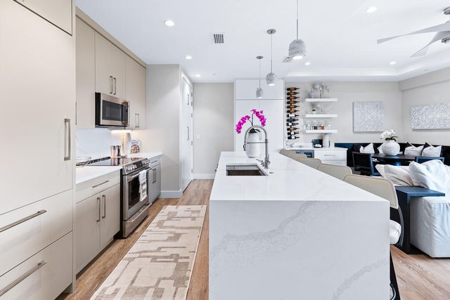 41 SW Seminole Street 307, Stuart, FL 34994