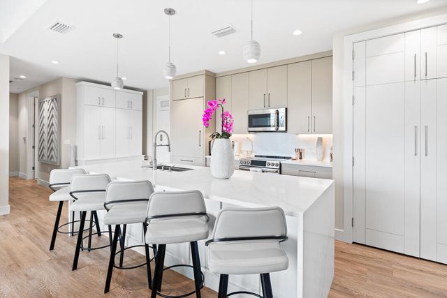 41 SW Seminole Street 307, Stuart, FL 34994