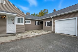 40 Greenwood Ter 40, Chicopee, MA 01022