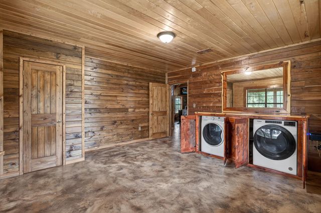 3723 E Fm 256 E, Colmesneil, TX 75938