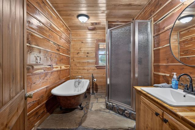 3723 E Fm 256 E, Colmesneil, TX 75938