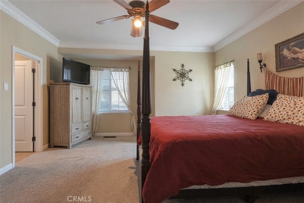 Image 13 of property listing at 82 N Wathen, Sanger, CA 93657