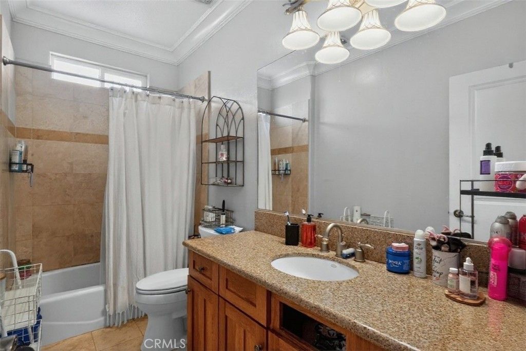 Image 16 of property listing at 82 N Wathen, Sanger, CA 93657