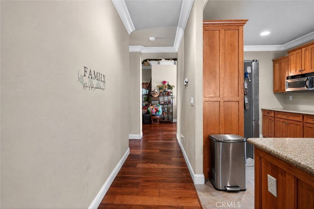 Image 18 of property listing at 82 N Wathen, Sanger, CA 93657