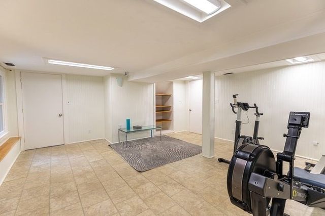11 Springdale Ave, Wellesley, MA 02462