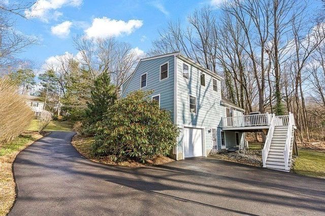 11 Springdale Ave, Wellesley, MA 02462