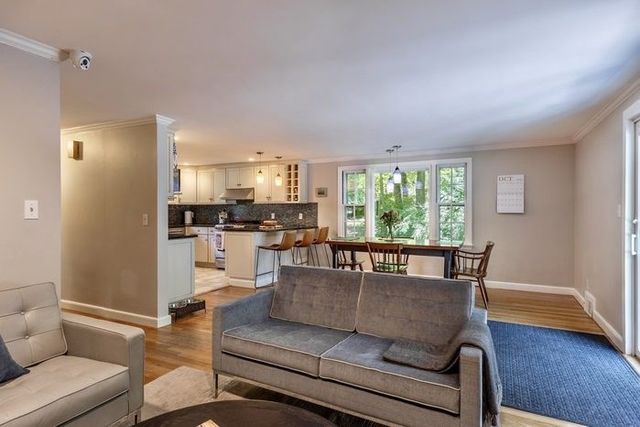 11 Springdale Ave, Wellesley, MA 02462