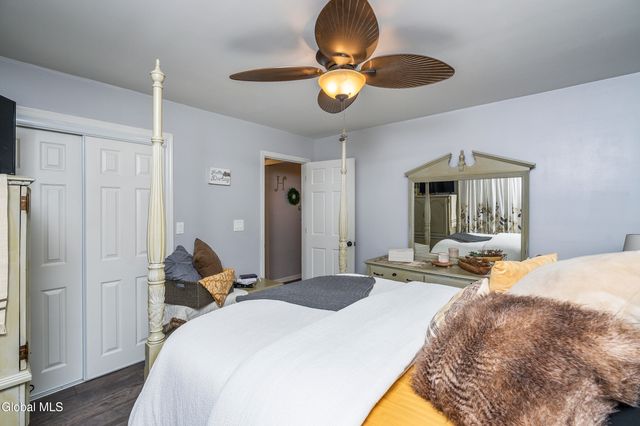 1094 Roberta Road, Rotterdam, NY 12303