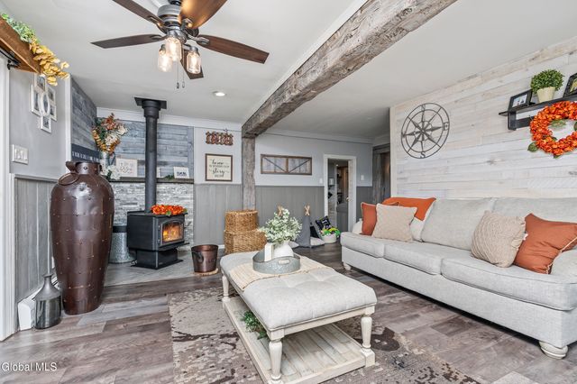 1094 Roberta Road, Rotterdam, NY 12303