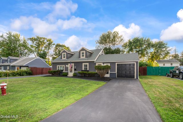 1094 Roberta Road, Rotterdam, NY 12303