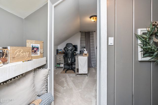 1094 Roberta Road, Rotterdam, NY 12303