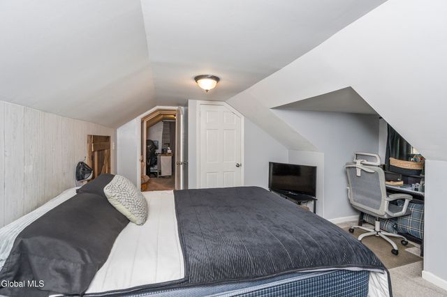 1094 Roberta Road, Rotterdam, NY 12303