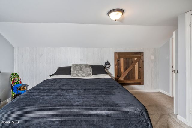 1094 Roberta Road, Rotterdam, NY 12303