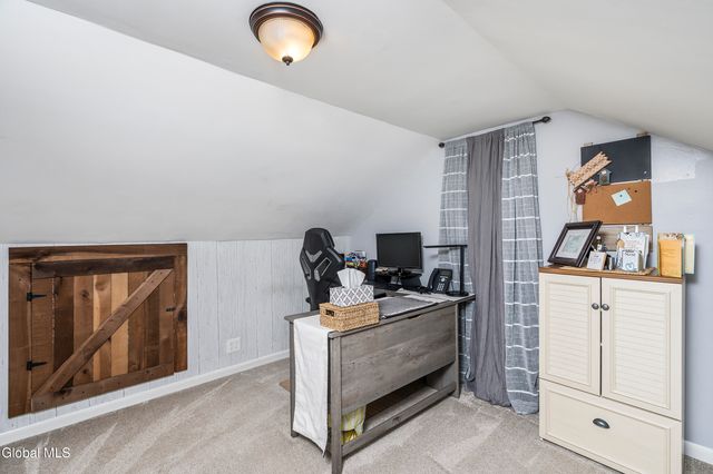 1094 Roberta Road, Rotterdam, NY 12303