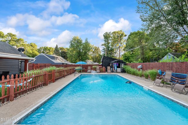 1094 Roberta Road, Rotterdam, NY 12303