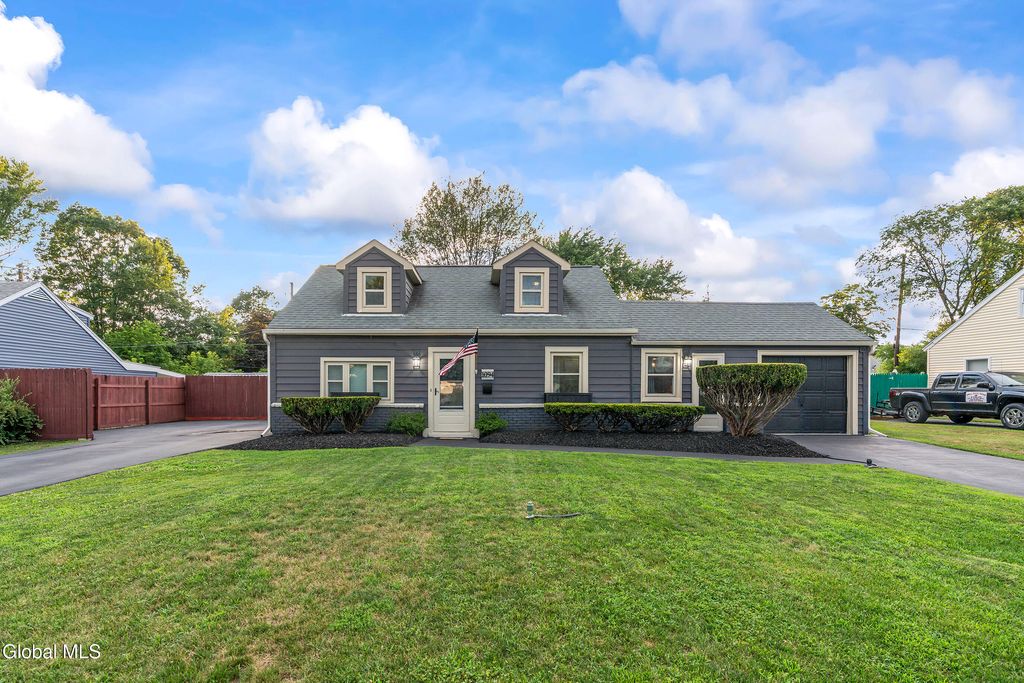 1094 Roberta Road, Rotterdam, NY 12303