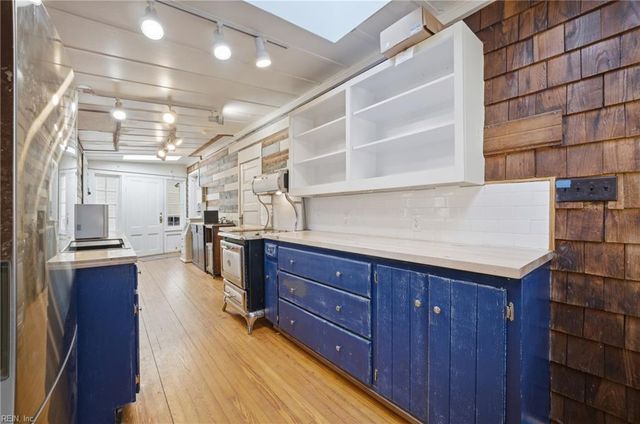 908 Little Bay AVE, Norfolk, VA 23503