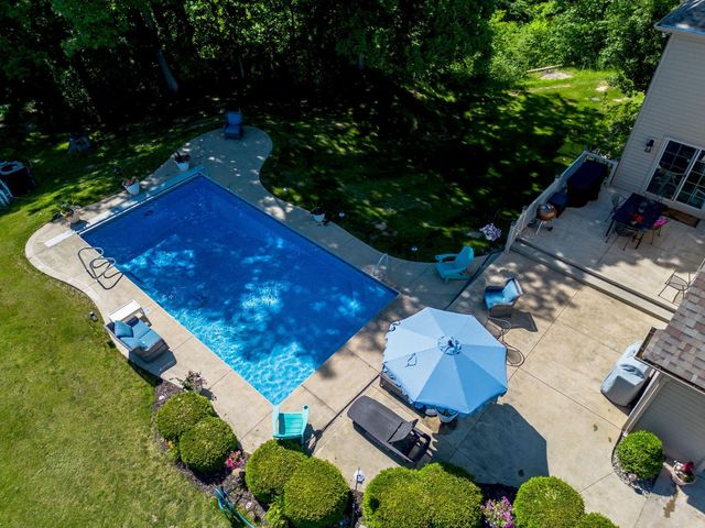 7296 N Clear Creek Road, Huntington, IN 46750