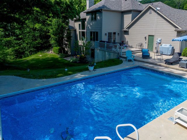 7296 N Clear Creek Road, Huntington, IN 46750
